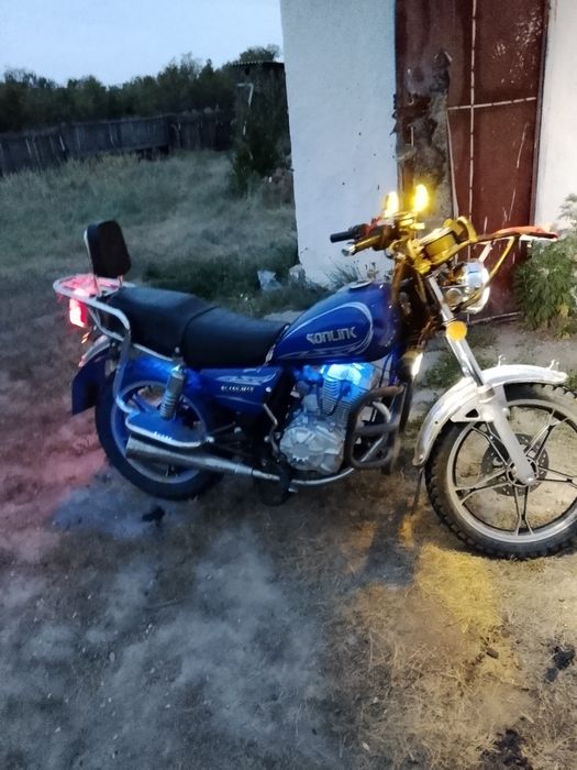 Продам мотоцикл солник 150куб