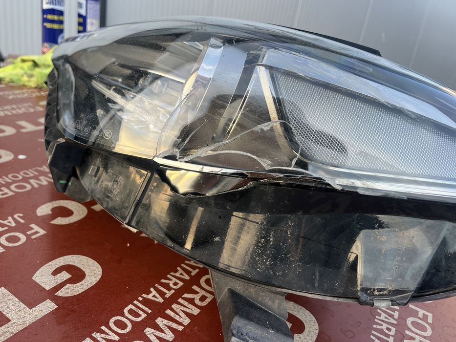 Фар Alfa Romeo Giulia ляв