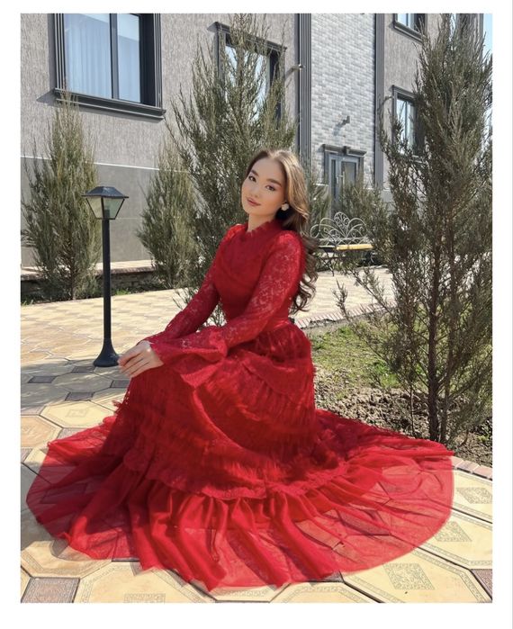 красное платье 12000