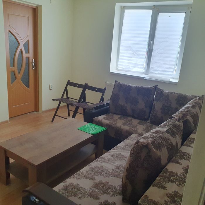 Apartament cu 3 camere + boxa la subsol de vânzare