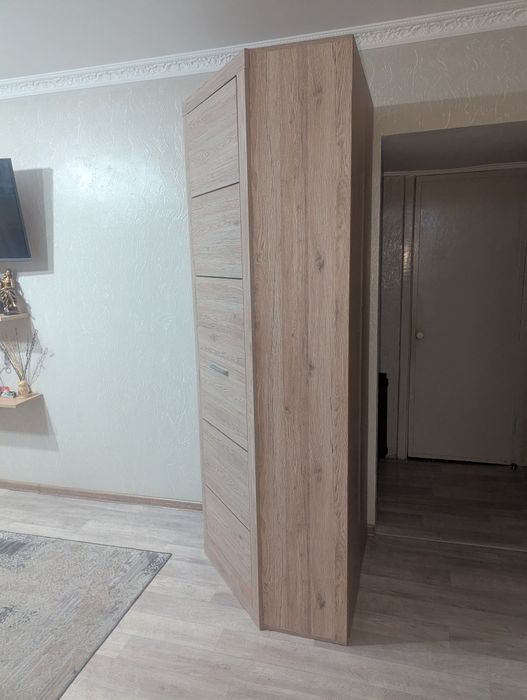 Продам угловой Шкаф