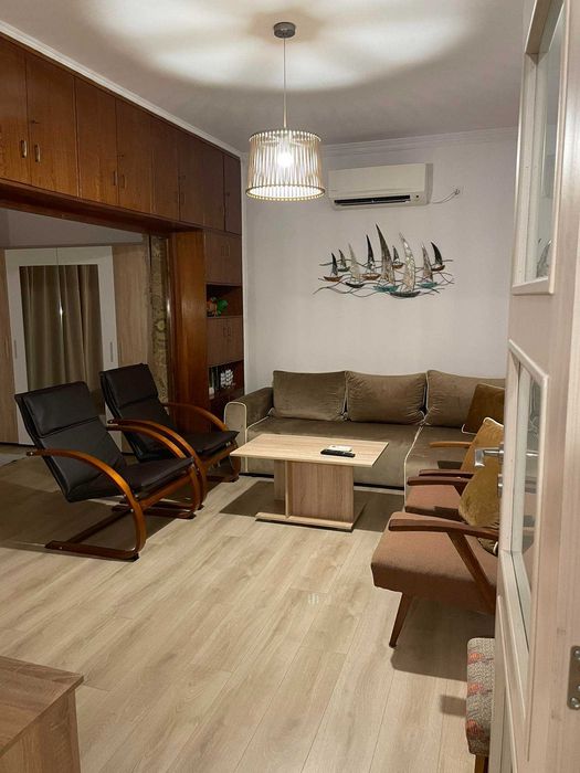 Дава се под наем Тристаен апартамент в Бургас, Център - 100 кв.м за 612 € - Снимка #1