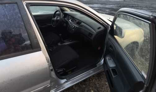 Автомобиль Mitsubishi Lanсer