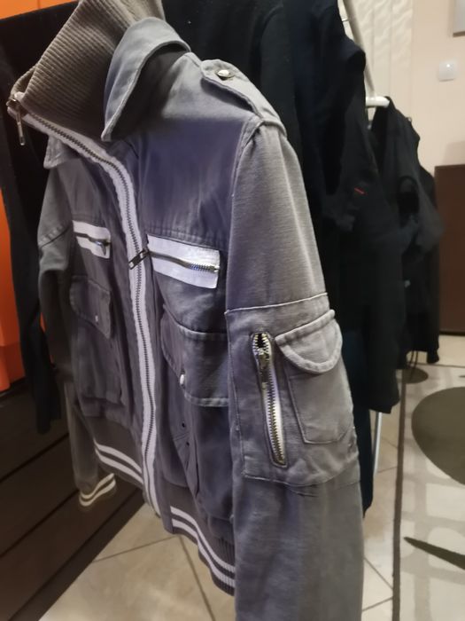 Уникално дамско късо якенце, подходящо за есенния сезон.