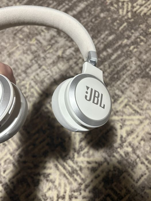 Casti JBL noi doar testate