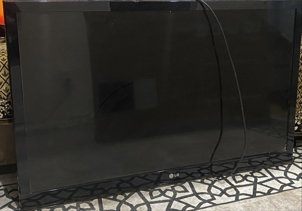 Продам телевизор LG