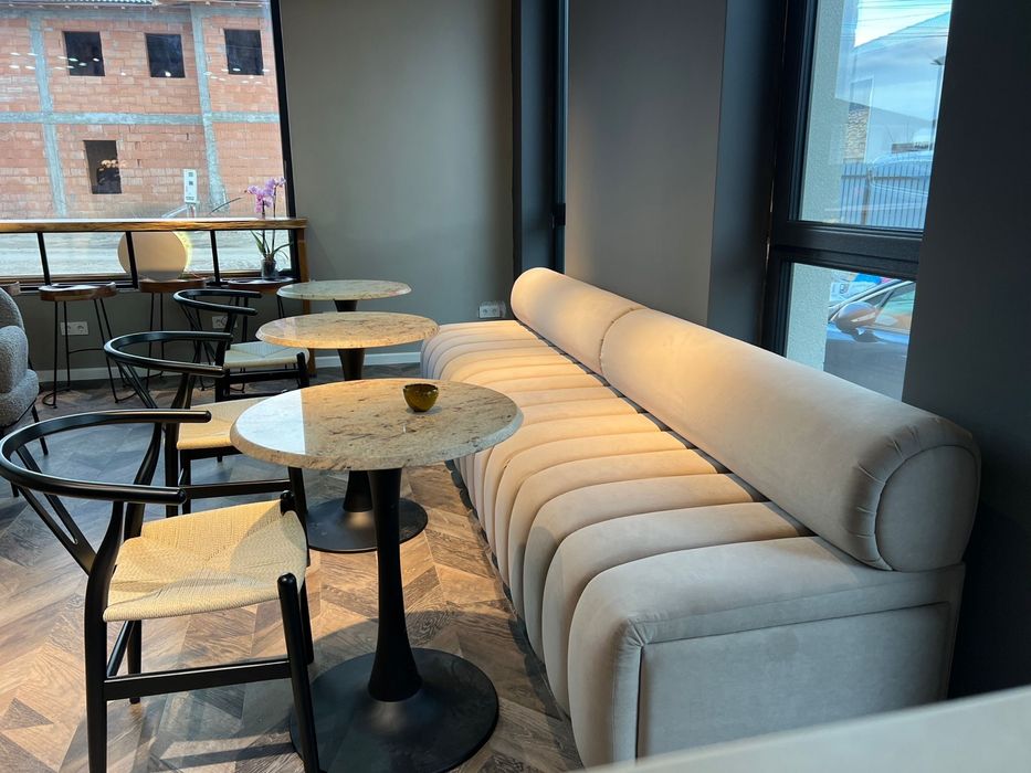 Mobilier tapitat pentru Horeca.