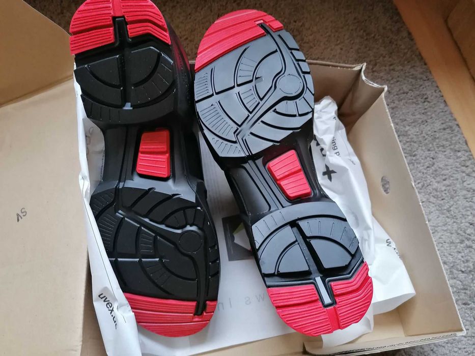 Vand ghete UVEX numar 49