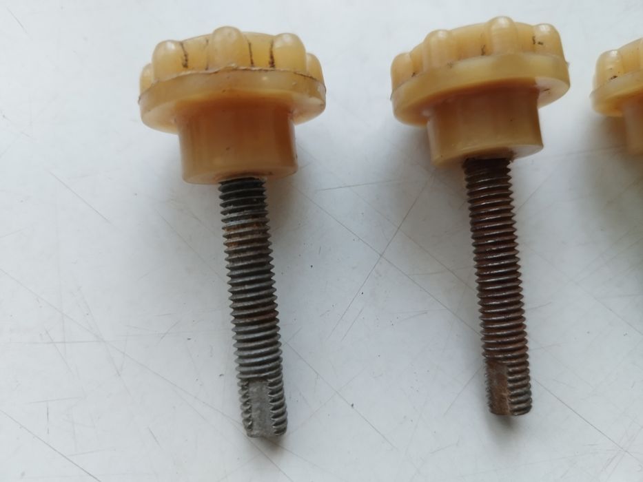 Лот Крачета за мебели на винт