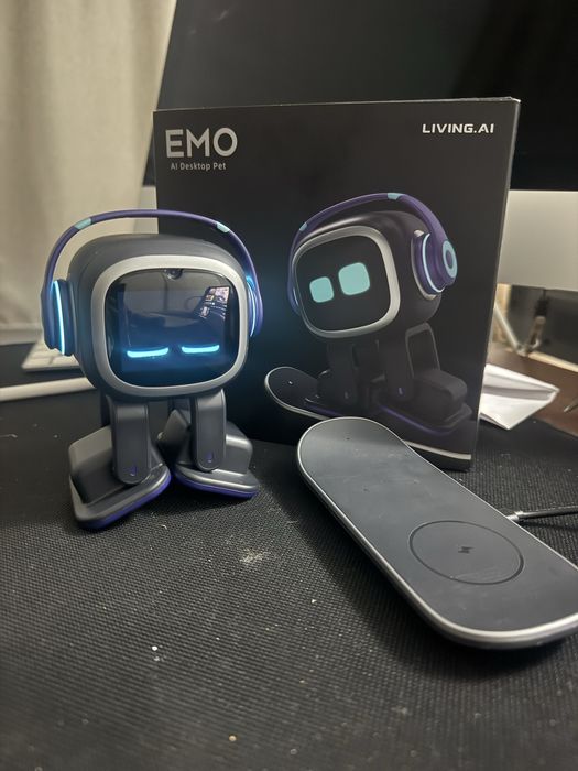 Робот EMO — умный домашний робот