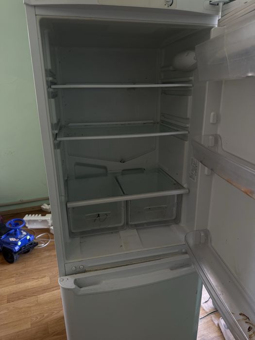 Холодильник жақсы жасап тұр