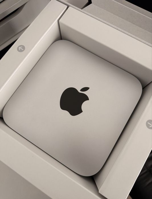  Mac Studio**M4 Max**36 GB**1 TB SSD**