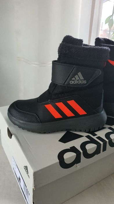 Ботуши ADIDAS SNOWPLAY 30 номер