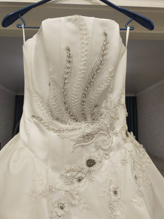 Свадебное платье привезено из Европы