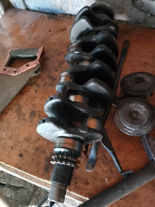 Продаю запчасти на мерседес