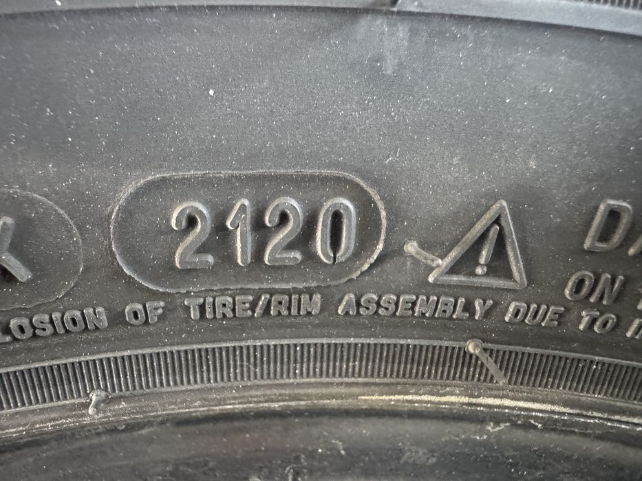 Гуми за бус 215 70 15С Mishelin