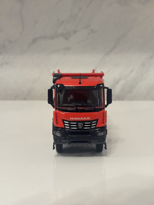 Маштабная модель, 1:43 KAMAZ-65952