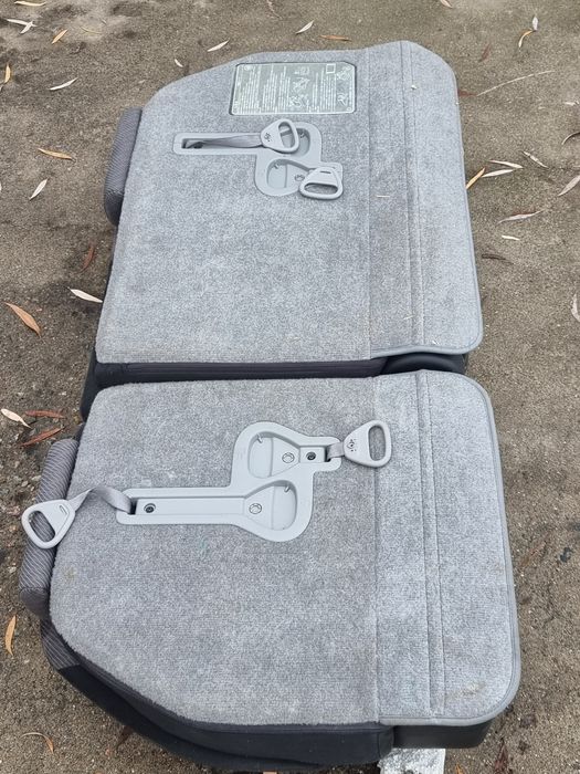 Сиденье задий ряд на Toyota