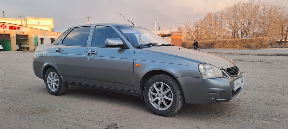 Продам Приору 2011г