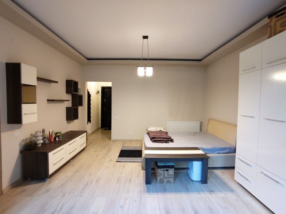 Închiriez apartament cu 1 cameră, pentru 1-2 persoane, nefumători, fără animale de companie (zona Univesalului)