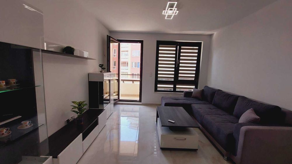 Дава се под наем Двустаен апартамент в София, Полигона - 73 кв.м за 714 € - Снимка #1