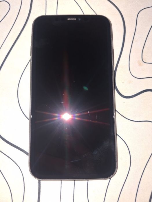 СРОЧНО продам IPhone 11
