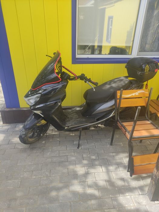 Продам скутор макси
