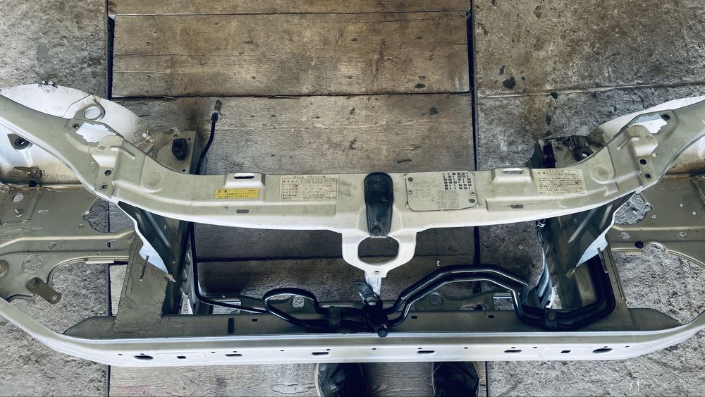 Продам телевизор на мерседес w219