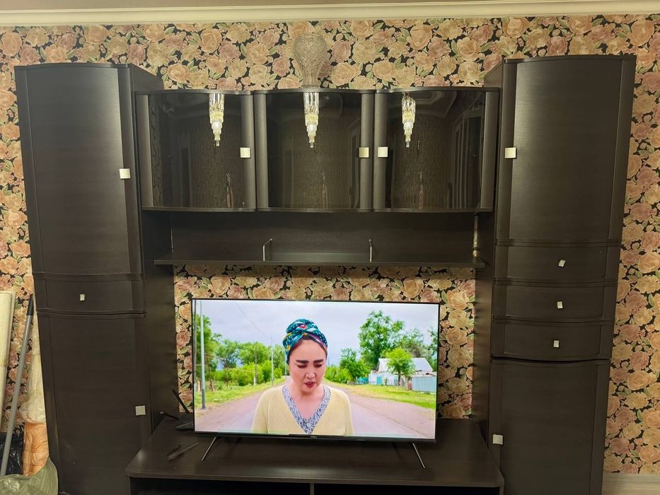 Срочно продам стенку в зал