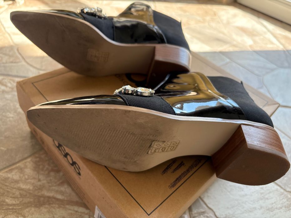 Дамски боти ASOS от лак с камъчета