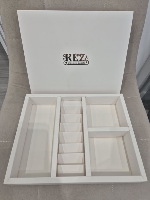 Срочно продам коробки с пакетом