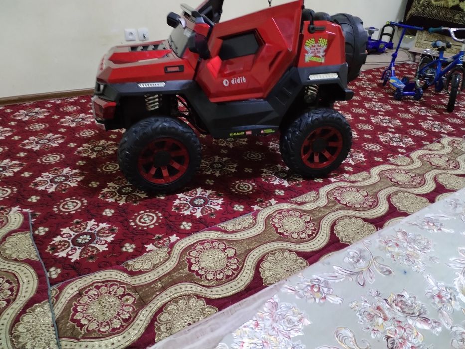 Bolalar mashinasi 80 kilo kutaradi