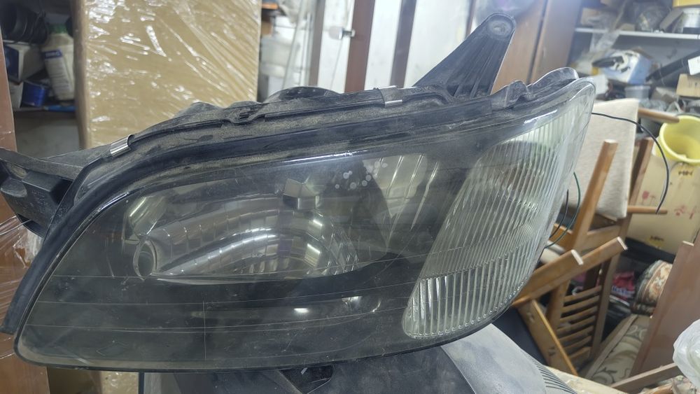 Продам фары на Subaru b4 2000 год