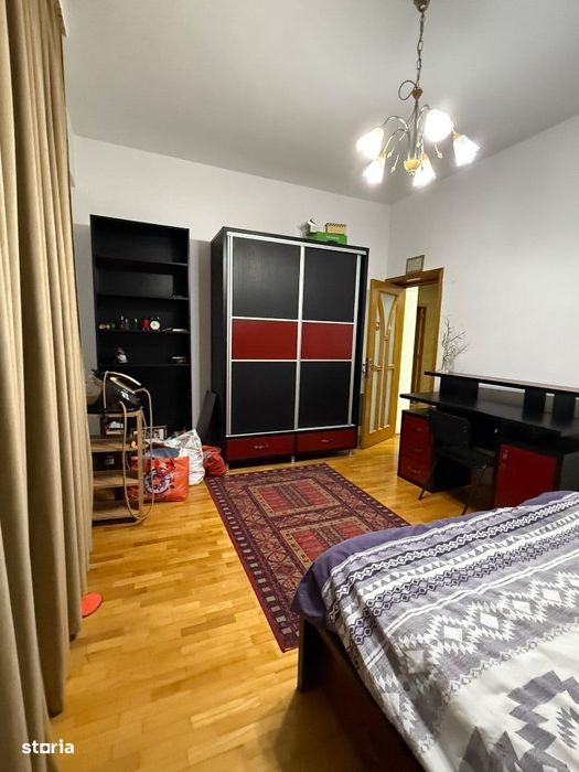 Vilă de Vânzare