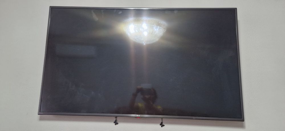 Продам Смарт Телевизор LG Диагональ 124/70.