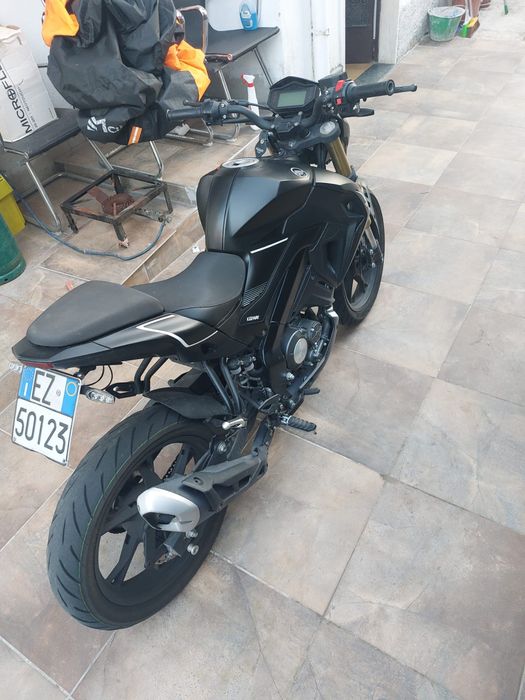 Motocicleta RSV 125