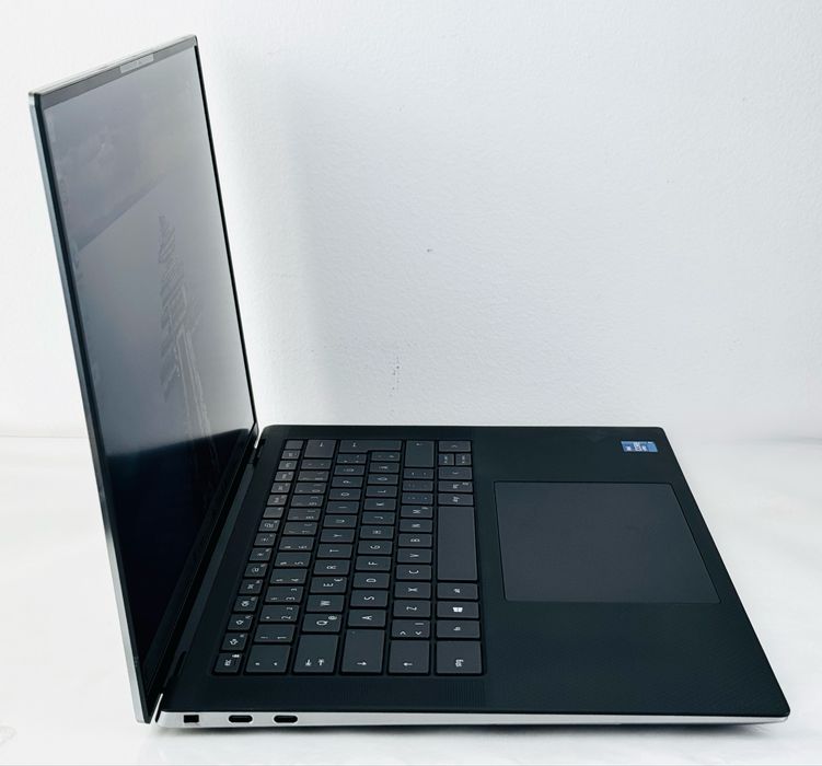 НОВ! Лаптоп DELL Latitude 5350 i5-1335U 16GB 256 SSD Гаранция!