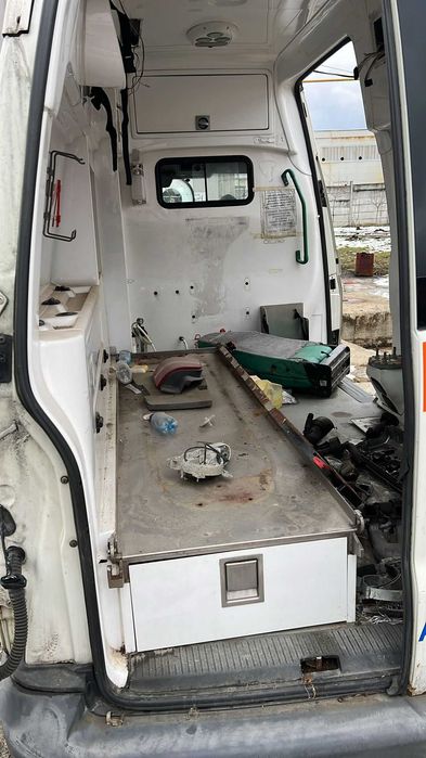 Dezmembram autovehicule pentru serviciu ambulanta
