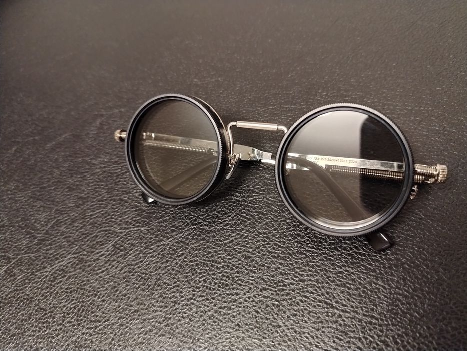 Очки с вращающимися линзами