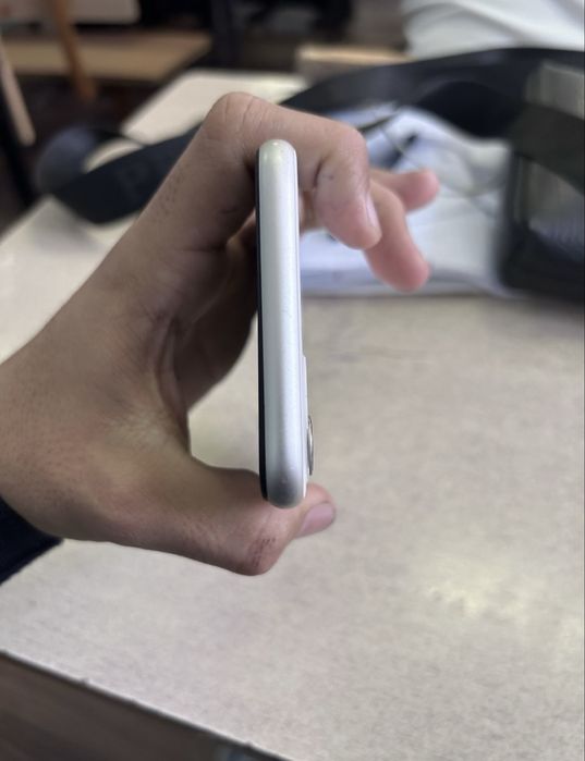 Продам Iphone 11