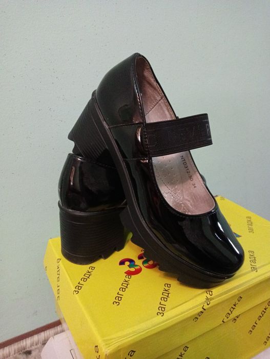 Туфли для девочек.