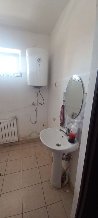 Merganchada pishiq gʻishtli, 4 etajli domdan