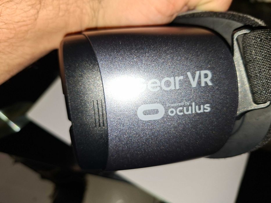 Очила за виртуална реалност самсунг