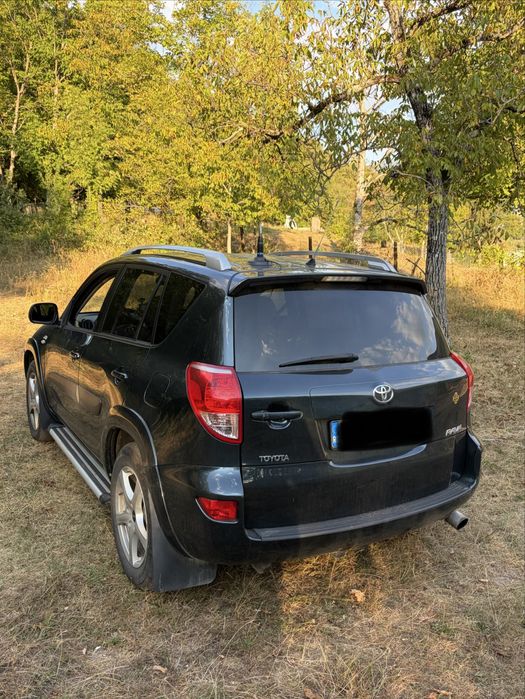 Toyota Rav 4.