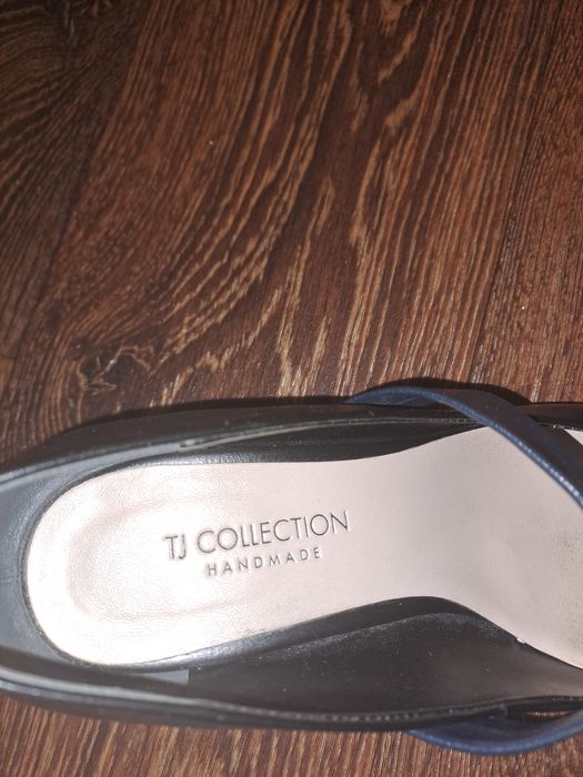 Продаю туфли кожанные.