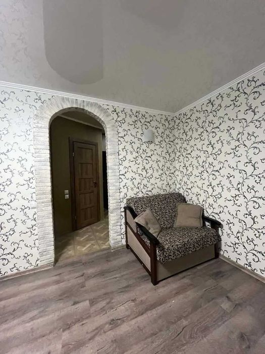 Дава се под наем Тристаен апартамент в София, Център - 90 кв.м за 612 € - Снимка #2