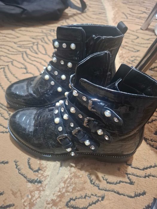 Продават се.Чисто Нови