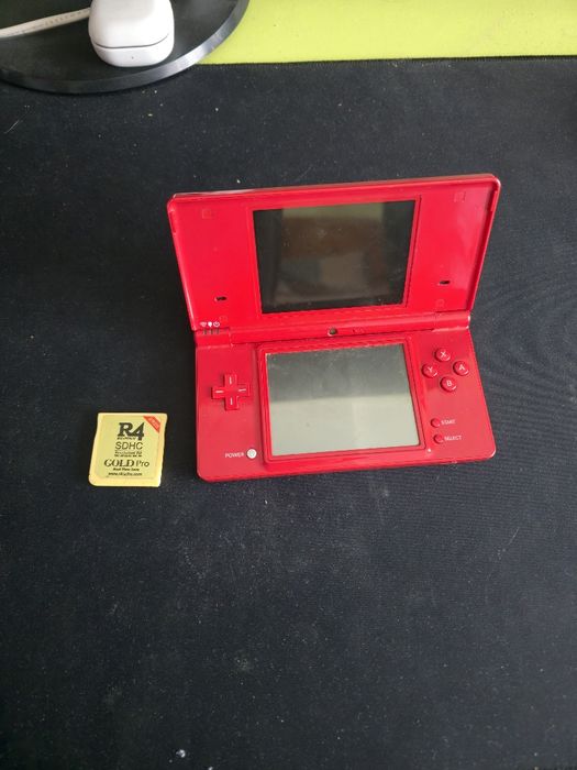 Nintendo DSi si card R4