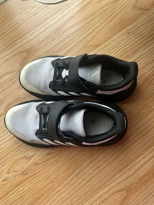 Vând adidași originali 35-35,5