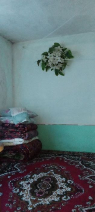 Kvartira sotiladi 3 xona 4 qlingan